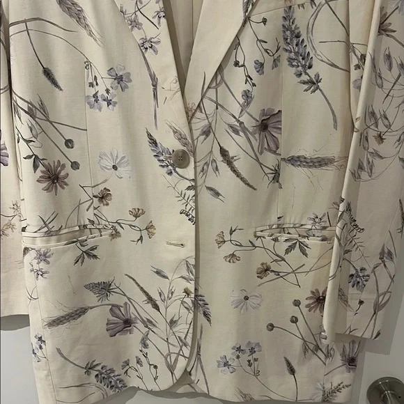 Blazer - Picture 3 of 3